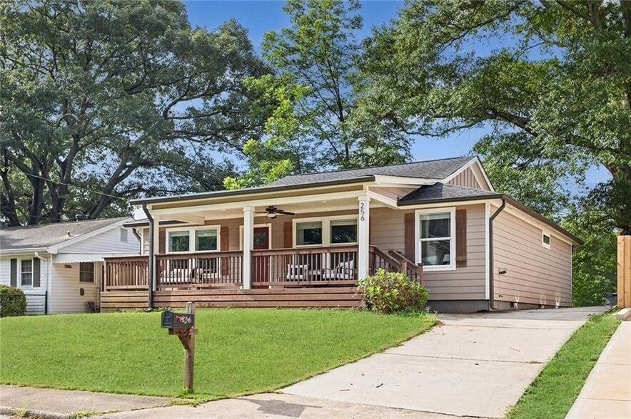 Building Photo - 256 Birch St