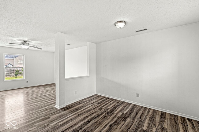 Building Photo - 7928 States Bend Dr