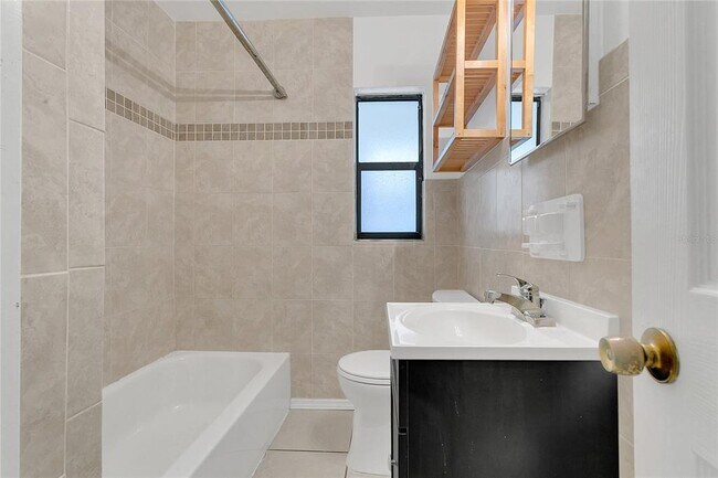 Building Photo - 1700 Ferris Ave