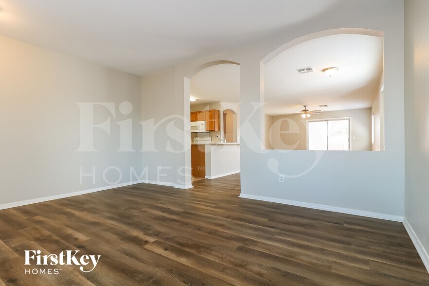 Building Photo - 2211 N 115th Ln