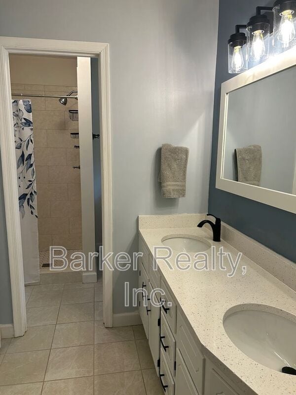 Building Photo - 1215 Collington Dr
