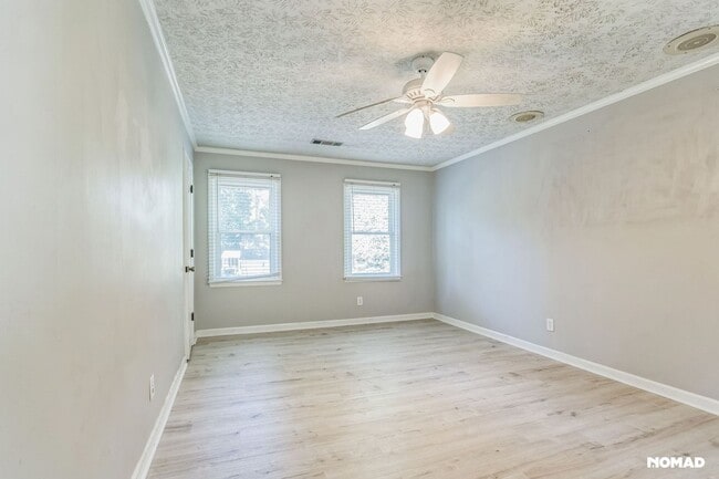 Building Photo - Spacious 5BR House in Marietta