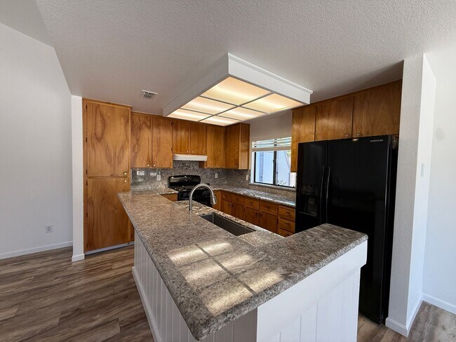 Building Photo - 243 Rio Mesa Ct
