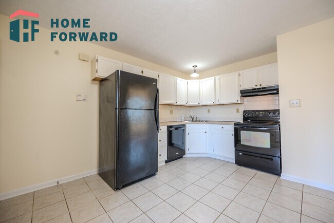 Building Photo - 2504 Ashbrooke Dr