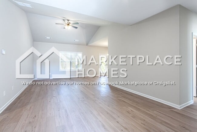 Building Photo - 214 W L Miller Dr