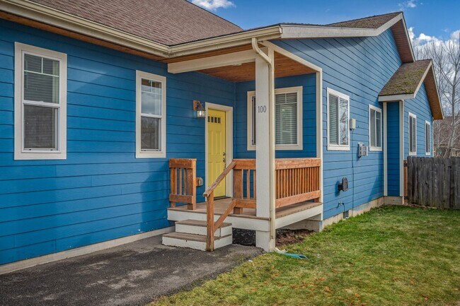 Building Photo - 100 Rebeccas Way