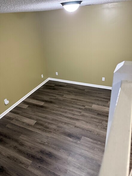 Building Photo - 1914 Ray Alexander Dr