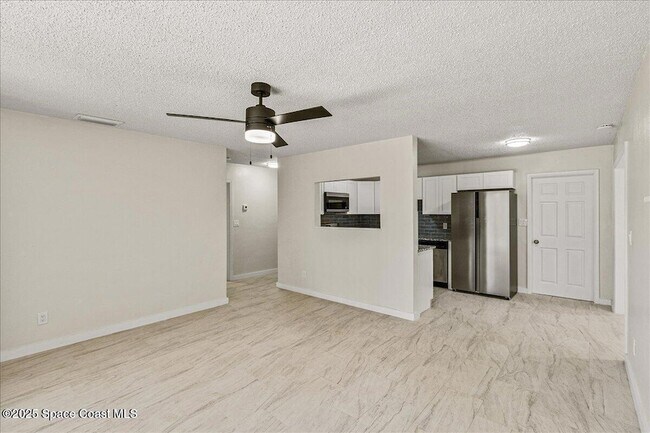 Building Photo - 1104 Azalea Ln