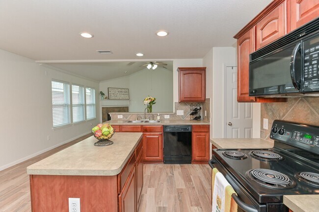 Building Photo - 4022 Mt Everest Way
