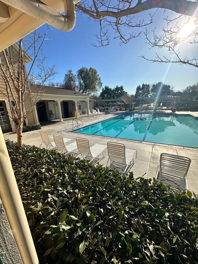 Building Photo - 2 Story home 3 Bedroom, 3 Bathroom Tustin Field.