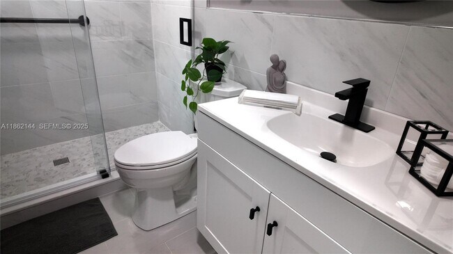 Building Photo - 5200 Washington St