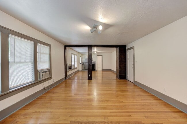 Building Photo - Studio in Norman near OU!
