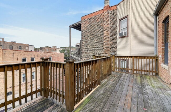 Building Photo - 1422 W Taylor St