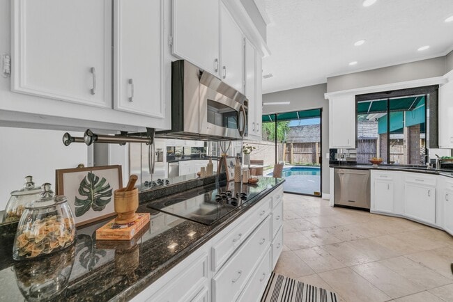 Building Photo - 2244 Sul Ross St