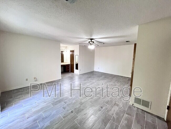 Building Photo - 3101 Brooken Hill Dr
