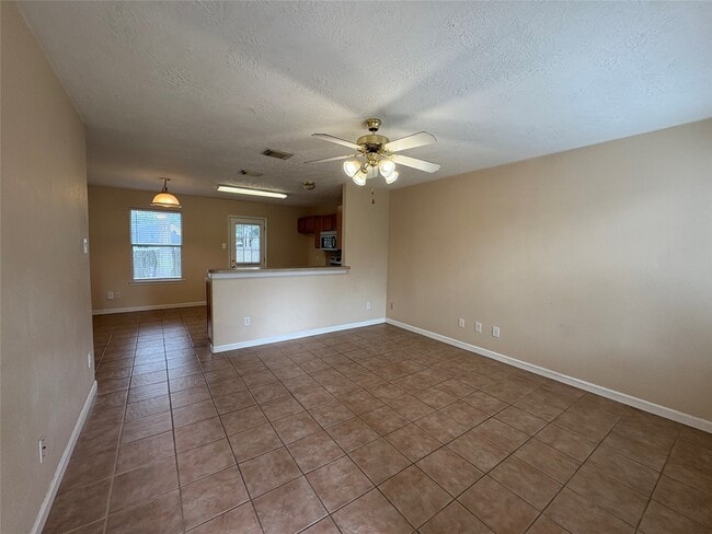 Building Photo - 14129 Broken Arrow Dr