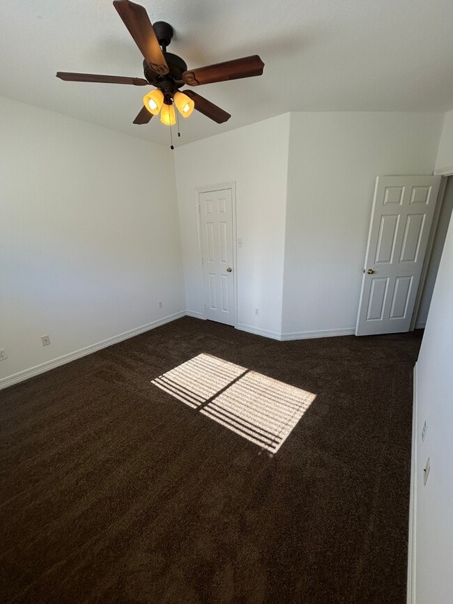 Building Photo - 1419 Miller Ave