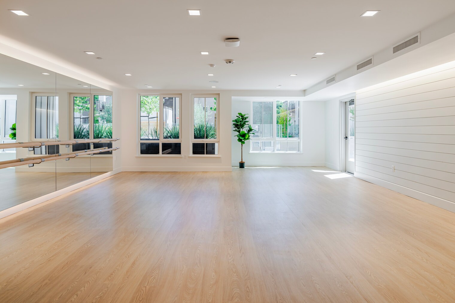 Building Photo - 85 Cleaveland Rd