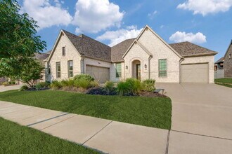 Building Photo - "Charming 3-Bed Haven in Little Elm with G...