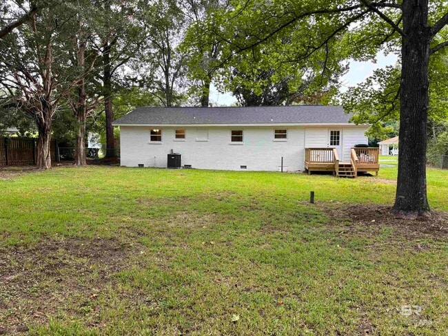Building Photo - 23136 Oak St