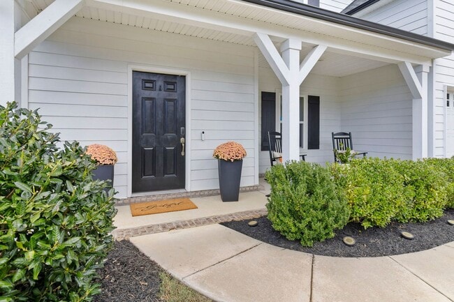 Building Photo - 6508 Satjanon Dr