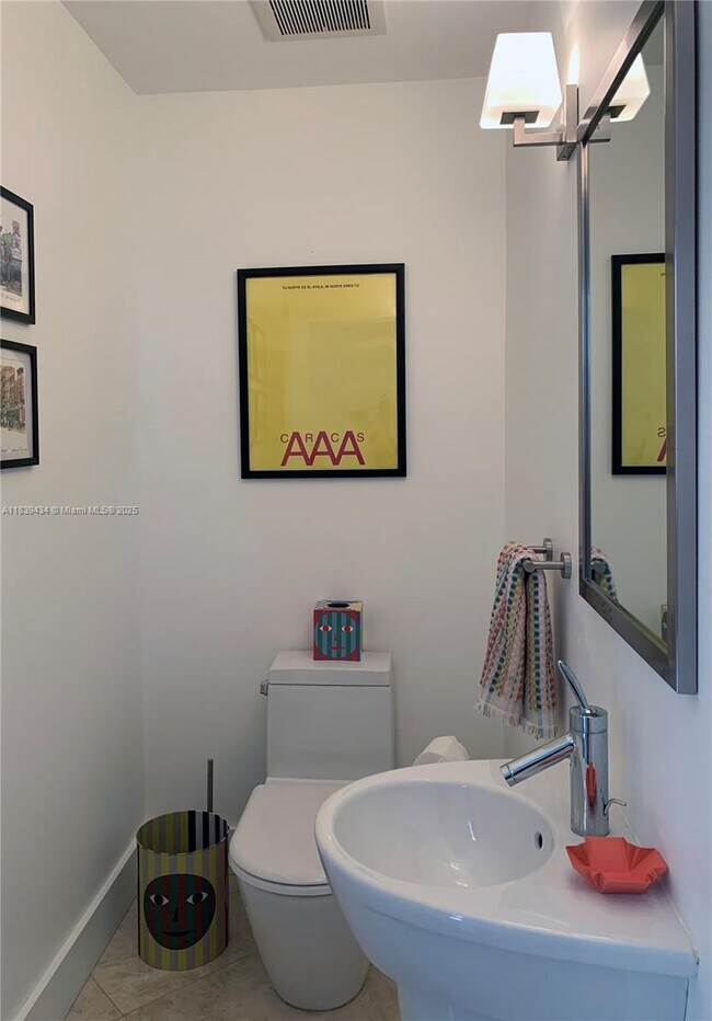 Building Photo - 614 San Juan Dr