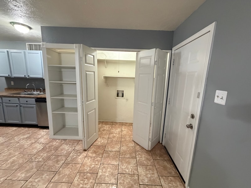 Building Photo - 24307 Rockin 7 Dr