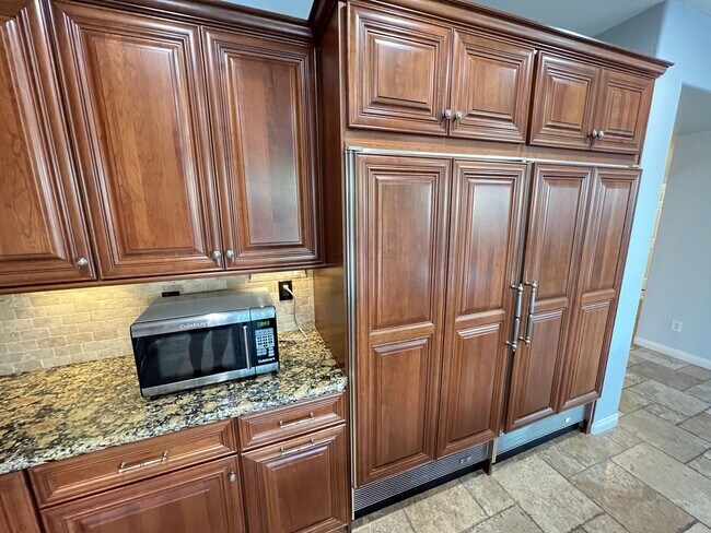Building Photo - **COMING SOON** UPGRADED 5BD/3.5BA SUMMERLIN HOME W/ POOL!