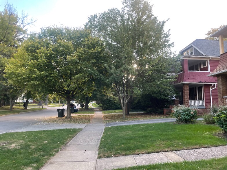 Building Photo - 3132 Meadowbrook Blvd