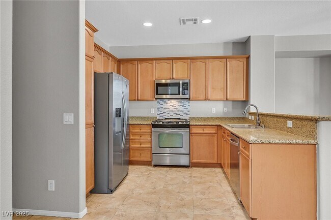Building Photo - 6160 Sugartree Ave