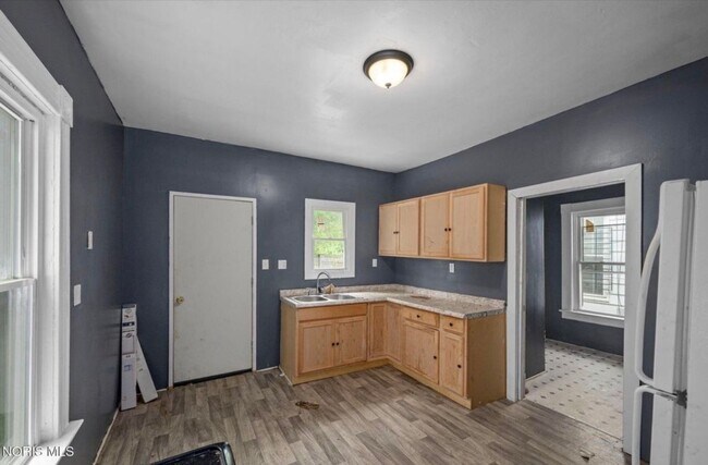 Building Photo - 2615 Lagrange St