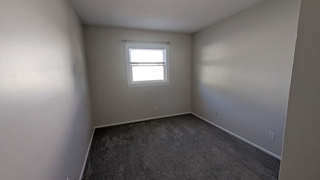 Building Photo - 1750 W 54th St