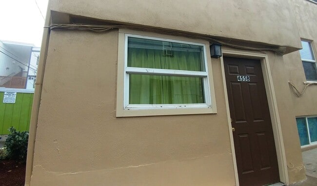 Building Photo - 455e13