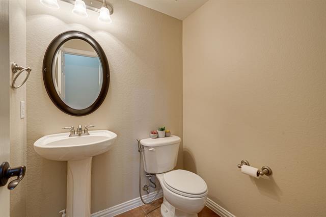 Building Photo - 11804 Blackhawk Dr
