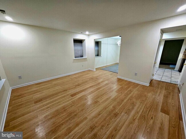Building Photo - 2 Goshawk Ct