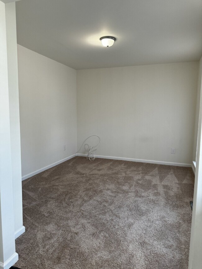 Building Photo - Charming 4 Bed, 2.5 Bath Home in Frederick...