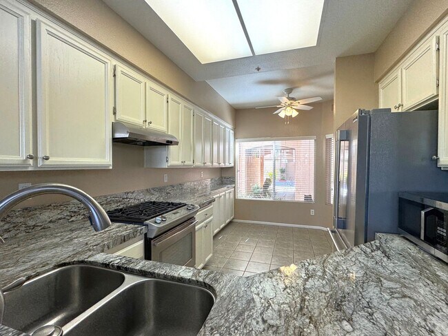Building Photo - Beautifully Upgraded 2 Bed / 2.5 Bath Townhome in Tristan Community – Rancho San Diego
