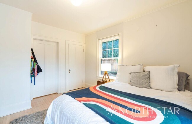 Building Photo - Classic Portland Home Heart of Irvington