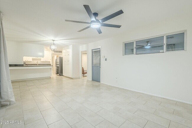 Building Photo - 125 E Papago Dr