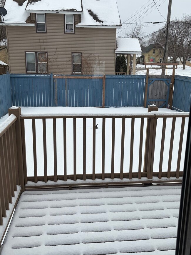 Building Photo - 629 8th Ave N