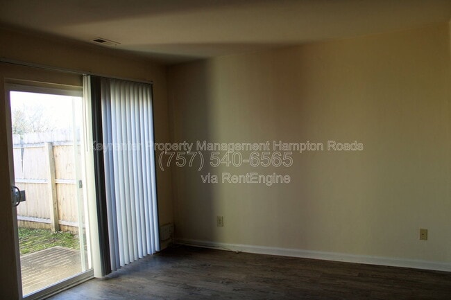 Building Photo - 1 Peachtree Ct