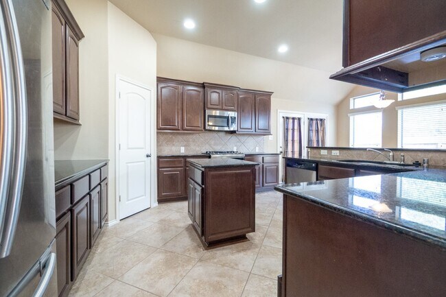 Building Photo - 5211 Belvedere Dr