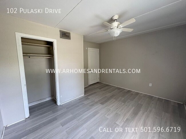 Building Photo - 102 Pulaski Dr