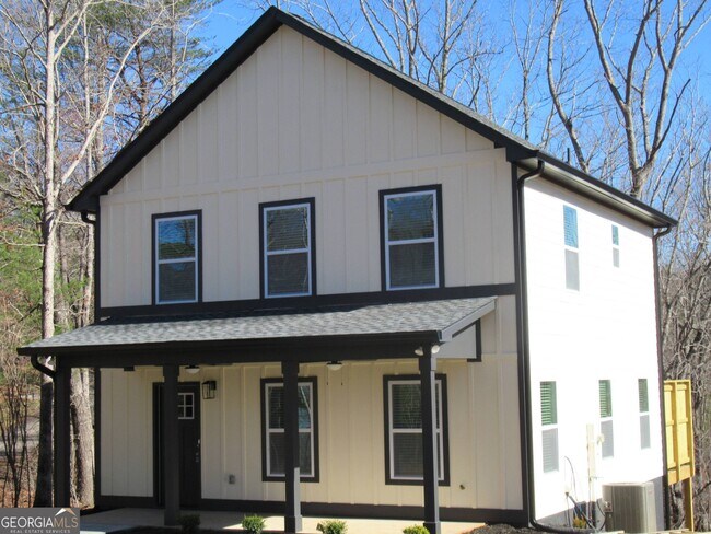 Building Photo - 745 Old Kerns Rd