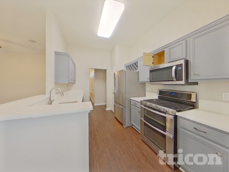 Building Photo - 6910 Montego Dr