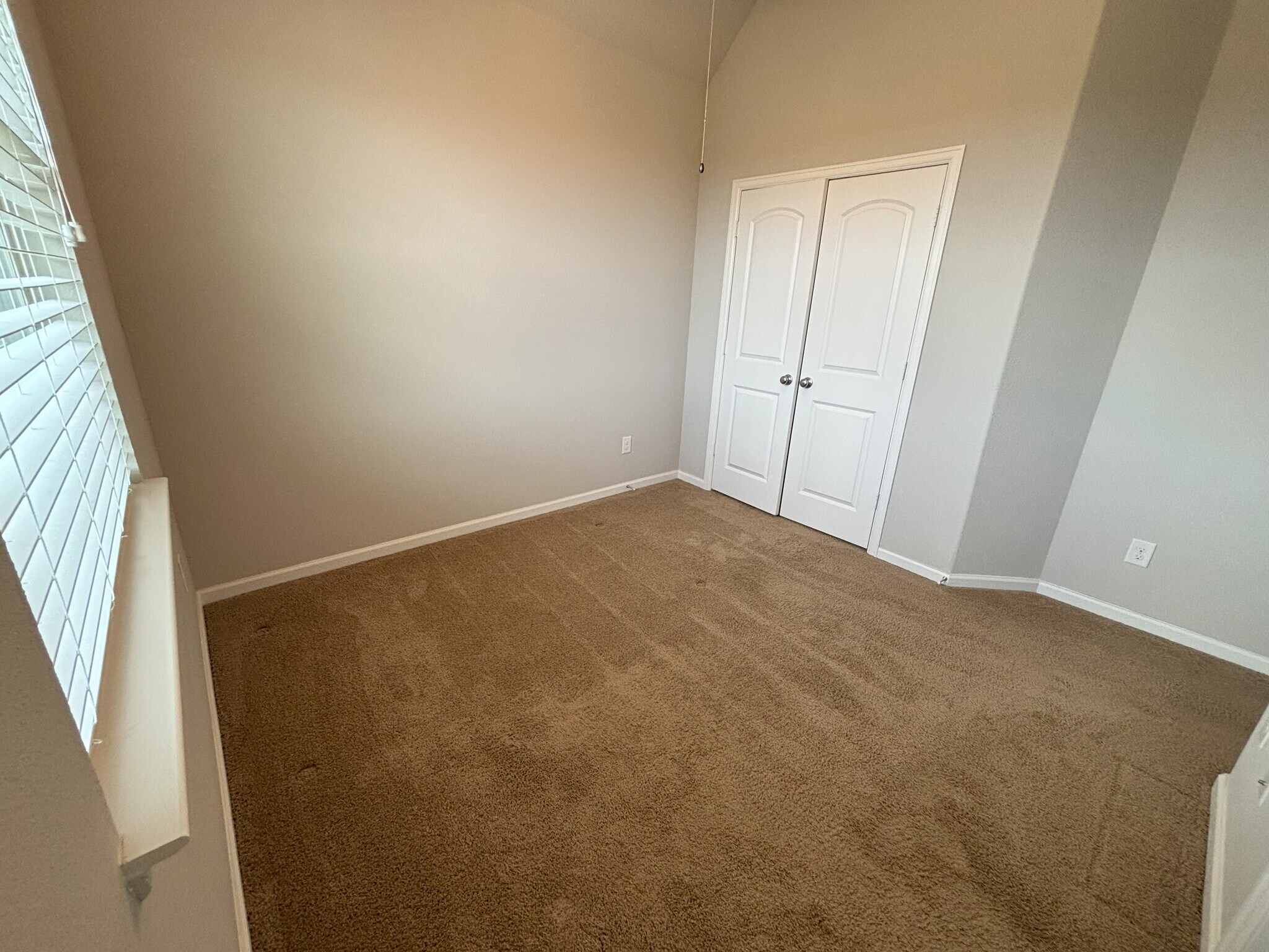 Building Photo - 9611 Knights Station Dr