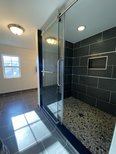 Master Bathroom - 2050 E Fletcher St