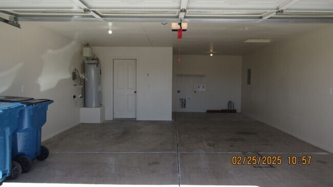 Building Photo - 2759 Palisades Dr