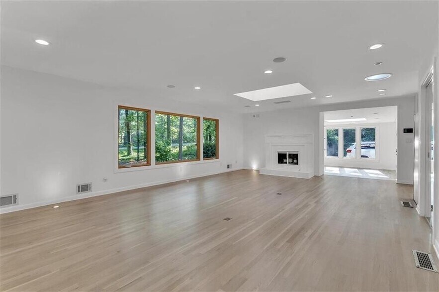 Building Photo - 2605 McKinnon Dr