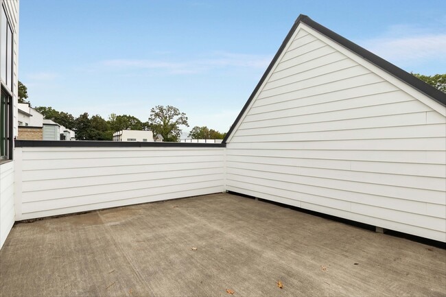 Building Photo - 1815 Gotham Ln NE